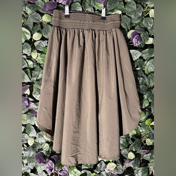 Lululemon The Everyday Skirt in Sage - EXCELLENT/LIKE NEW CONDITION - Picture 7 of 8